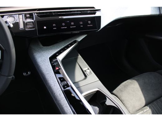 Peugeot e-5008 GT Avantage 73 kWh | Achterbank verstelbaar | Achteruitrijcamera | Airco separaat achter ActivLease financial lease