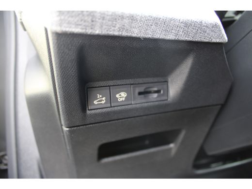 Peugeot e-5008 GT Avantage 73 kWh | Achterbank verstelbaar | Achteruitrijcamera | Airco separaat achter ActivLease financial lease