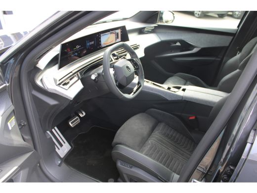 Peugeot e-5008 GT Avantage 73 kWh | Achterbank verstelbaar | Achteruitrijcamera | Airco separaat achter ActivLease financial lease