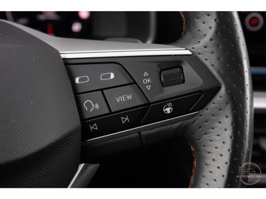 Seat Leon 1.4 TSI eHybrid PHEV FR Bus.Int. PANO CAMERA ACC CARPLAY ActivLease financial lease