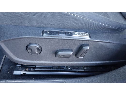 Volkswagen Golf 1.0 eTSI Life Automaat Mildhybrid ActivLease financial lease