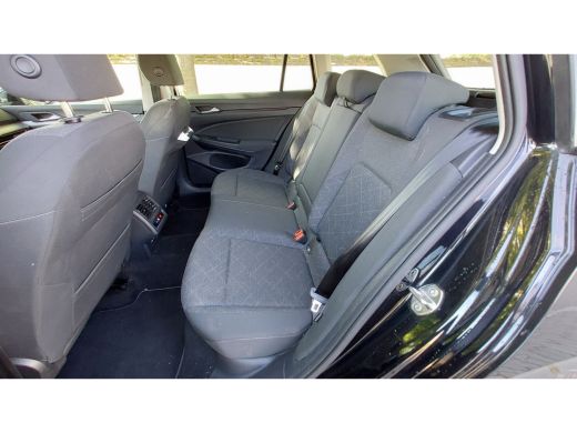 Volkswagen Golf 1.0 eTSI Life Automaat Mildhybrid ActivLease financial lease