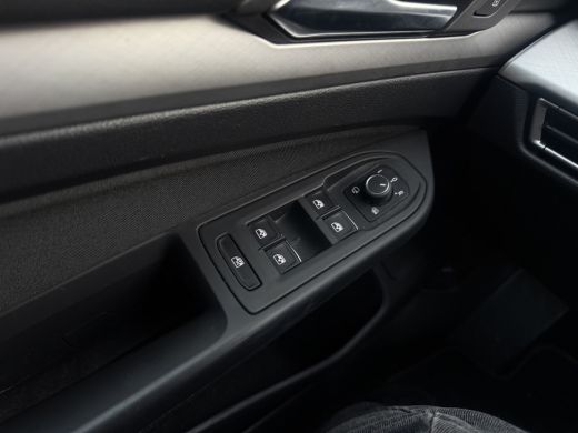 Volkswagen Golf 1.0 eTSI Life Automaat Mildhybrid ActivLease financial lease