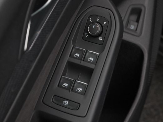 Volkswagen Golf 1.5 eHybrid 272 Pk Automaat GTE | Nieuw Model | Matrix LED | Panoramadak | Head-Up | 360 Camera |... ActivLease financial lease