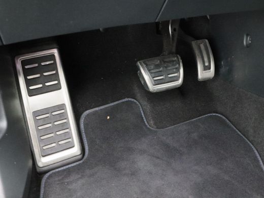 Volkswagen Golf 1.5 eHybrid 272 Pk Automaat GTE | Nieuw Model | Matrix LED | Panoramadak | Head-Up | 360 Camera |... ActivLease financial lease