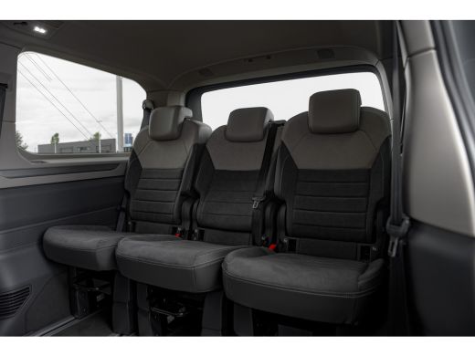 Volkswagen Multivan E-Hybrid 4-Motion | Trekhaak | Travel Assist | Easy open | Verwarmbaar stuur | Art Velours | Vis ... ActivLease financial lease