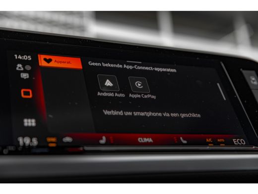 Volkswagen Multivan E-Hybrid 4-Motion | Trekhaak | Travel Assist | Easy open | Verwarmbaar stuur | Art Velours | Vis ... ActivLease financial lease