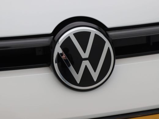 Volkswagen Passat Variant 1.5 eHybrid 272 Pk Automaat R-Line Edition | Matrix LED | Panoramadak | Head-Up | Black S... ActivLease financial lease