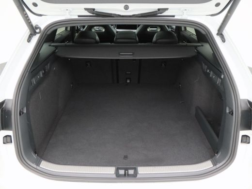 Volkswagen Passat Variant 1.5 eHybrid 272 Pk Automaat R-Line Edition | Matrix LED | Panoramadak | Head-Up | Black S... ActivLease financial lease