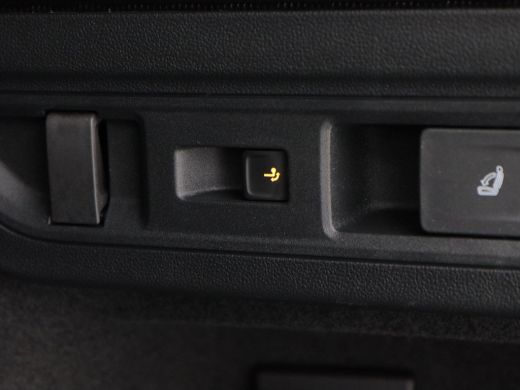 Volkswagen Passat Variant 1.5 eHybrid 272 Pk Automaat R-Line Edition | Matrix LED | Panoramadak | Head-Up | Black S... ActivLease financial lease