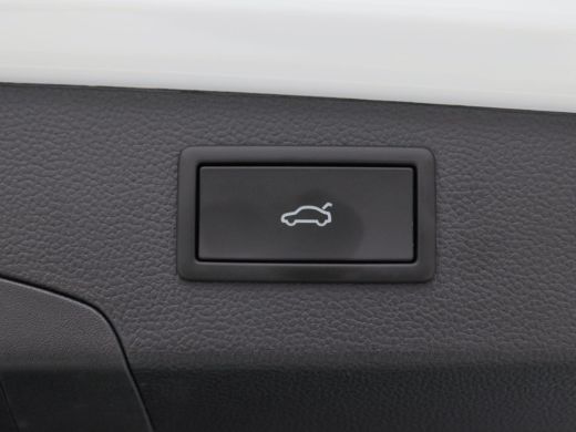 Volkswagen Passat Variant 1.5 eHybrid 272 Pk Automaat R-Line Edition | Matrix LED | Panoramadak | Head-Up | Black S... ActivLease financial lease