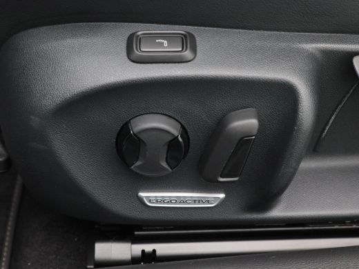 Volkswagen Passat Variant 1.5 eHybrid 272 Pk Automaat R-Line Edition | Matrix LED | Panoramadak | Head-Up | Black S... ActivLease financial lease