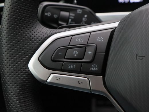 Volkswagen Passat Variant 1.5 eHybrid 272 Pk Automaat R-Line Edition | Matrix LED | Panoramadak | Head-Up | Black S... ActivLease financial lease