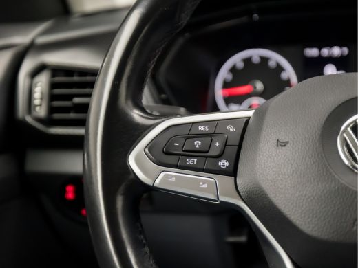 Volkswagen T-Cross 1.0 TSI Sport Automaat (APPLE CARPLAY, GROOT NAVI, GETINT GLAS, PARKEERSENSOREN, SPORTSTOELEN, LM... ActivLease financial lease