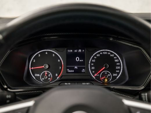 Volkswagen T-Cross 1.0 TSI Sport Automaat (APPLE CARPLAY, GROOT NAVI, GETINT GLAS, PARKEERSENSOREN, SPORTSTOELEN, LM... ActivLease financial lease