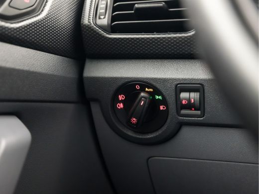 Volkswagen T-Cross 1.0 TSI Sport Automaat (APPLE CARPLAY, GROOT NAVI, GETINT GLAS, PARKEERSENSOREN, SPORTSTOELEN, LM... ActivLease financial lease