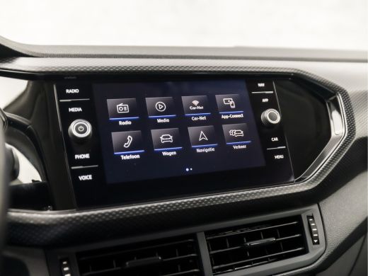 Volkswagen T-Cross 1.0 TSI Sport Automaat (APPLE CARPLAY, GROOT NAVI, GETINT GLAS, PARKEERSENSOREN, SPORTSTOELEN, LM... ActivLease financial lease