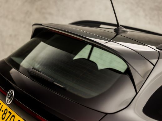 Volkswagen T-Cross 1.0 TSI Sport Automaat (APPLE CARPLAY, GROOT NAVI, GETINT GLAS, PARKEERSENSOREN, SPORTSTOELEN, LM... ActivLease financial lease