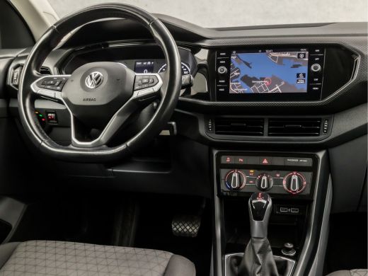 Volkswagen T-Cross 1.0 TSI Sport Automaat (APPLE CARPLAY, GROOT NAVI, GETINT GLAS, PARKEERSENSOREN, SPORTSTOELEN, LM... ActivLease financial lease