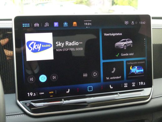 Volkswagen Tiguan 1.5 eTSI 150PK Life Edition DSG-7 | TREKHAAK | ADAPTIVE CRUISE | STOEL+STUUR+VOORRUITVERWARMING |... ActivLease financial lease