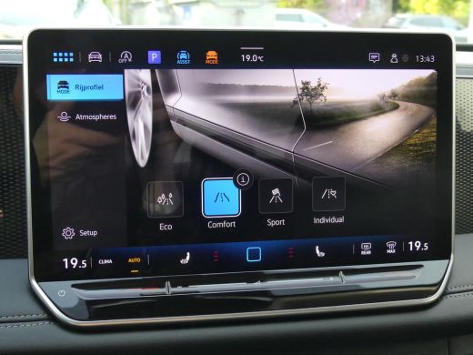 Volkswagen Tiguan 1.5 eTSI 150PK Life Edition DSG-7 | TREKHAAK | ADAPTIVE CRUISE | STOEL+STUUR+VOORRUITVERWARMING |... ActivLease financial lease