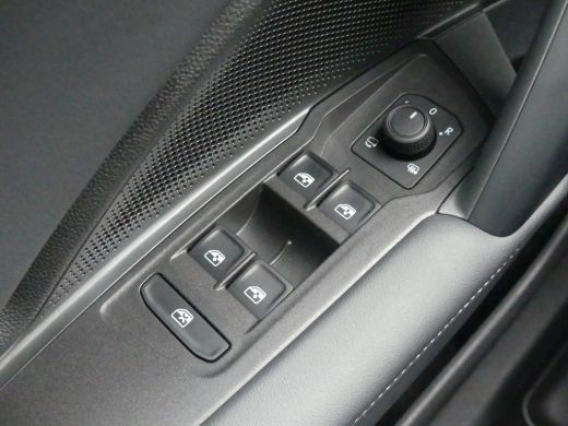 Volkswagen Tiguan 1.5 eTSI 150PK Life Edition DSG-7 | TREKHAAK | ADAPTIVE CRUISE | STOEL+STUUR+VOORRUITVERWARMING |... ActivLease financial lease