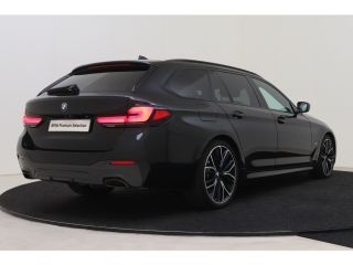BMW 5 Serie Touring 540i xDrive High Executive M Sport Automaat / Trekhaak / Sportstoelen / Achteruitrijcamer...