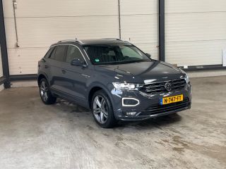 Volkswagen T-Roc 1.5 TSI 150 pk Sport Business R 7-DSG | Achtertuirijcamera | Cruise control adaptief | Navigatie |