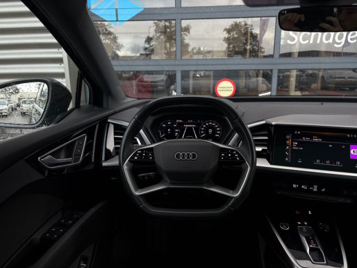 Audi Q4 e-tron 35 Launch edition Advanced Plus 55 kWh | Elektrisch glazen panorama-dak | Navigatiesysteem full m... ActivLease financial lease