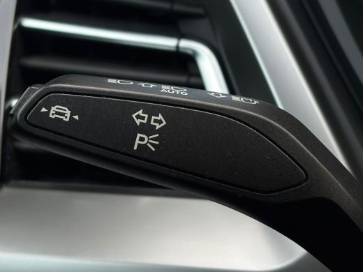 Audi Q4 e-tron 35 Launch edition Advanced Plus 55 kWh | Elektrisch glazen panorama-dak | Navigatiesysteem full m... ActivLease financial lease