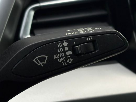 Audi Q4 e-tron 35 Launch edition Advanced Plus 55 kWh | Elektrisch glazen panorama-dak | Navigatiesysteem full m... ActivLease financial lease