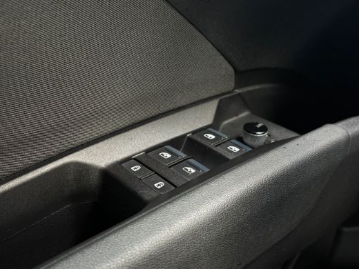 Audi Q4 e-tron 35 Launch edition Advanced Plus 55 kWh | Elektrisch glazen panorama-dak | Navigatiesysteem full m... ActivLease financial lease