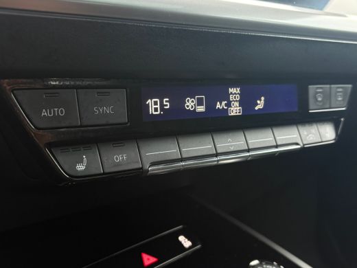 Audi Q4 e-tron 35 Launch edition Advanced Plus 55 kWh | Elektrisch glazen panorama-dak | Navigatiesysteem full m... ActivLease financial lease