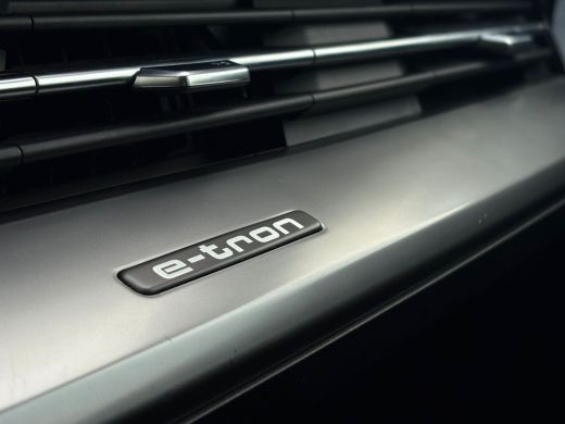 Audi Q4 e-tron 35 Launch edition Advanced Plus 55 kWh | Elektrisch glazen panorama-dak | Navigatiesysteem full m... ActivLease financial lease