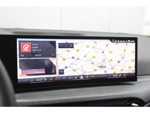 BMW 3 Serie Touring 330e High Executive M Sport Automaat / Panoramadak / Trekhaak / Sportstoelen / Adaptieve ... ActivLease financial lease