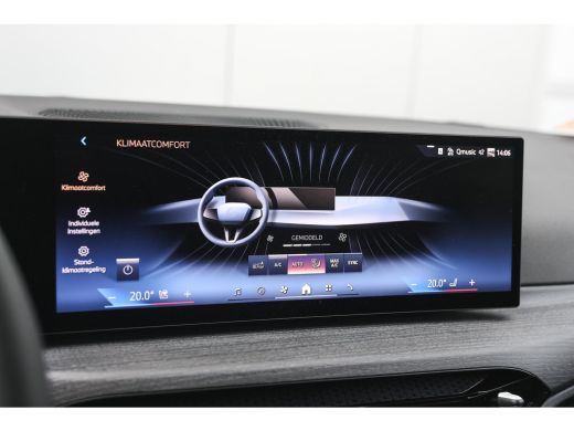 BMW 3 Serie Touring 330e High Executive M Sport Automaat / Panoramadak / Trekhaak / Sportstoelen / Adaptieve ... ActivLease financial lease