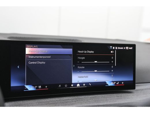 BMW 3 Serie Touring 330e High Executive M Sport Automaat / Panoramadak / Trekhaak / Sportstoelen / Adaptieve ... ActivLease financial lease