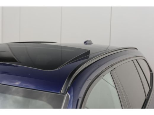 BMW 3 Serie Touring 330e High Executive M Sport Automaat / Panoramadak / Trekhaak / Sportstoelen / Adaptieve ... ActivLease financial lease