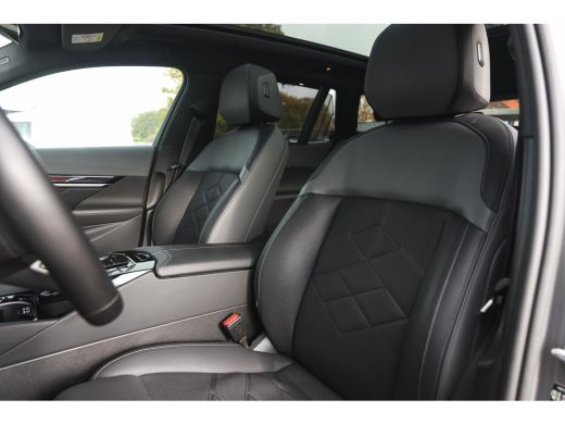 BMW 5 Serie Touring 550e xDrive M Sport Automaat / Panoramadak / Trekhaak / Adaptief onderstel professional /... ActivLease financial lease