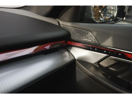 BMW 5 Serie Touring 550e xDrive M Sport Automaat / Panoramadak / Trekhaak / Adaptief onderstel professional /... ActivLease financial lease