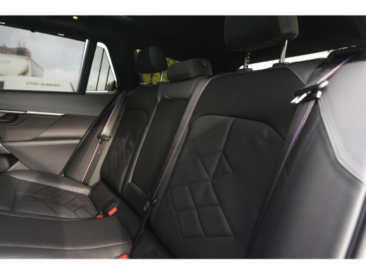 BMW 5 Serie Touring 550e xDrive M Sport Automaat / Panoramadak / Trekhaak / Adaptief onderstel professional /... ActivLease financial lease