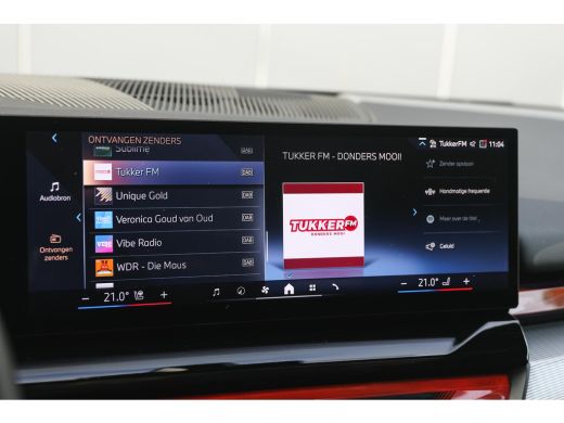 BMW 5 Serie Touring 550e xDrive M Sport Automaat / Panoramadak / Trekhaak / Adaptief onderstel professional /... ActivLease financial lease