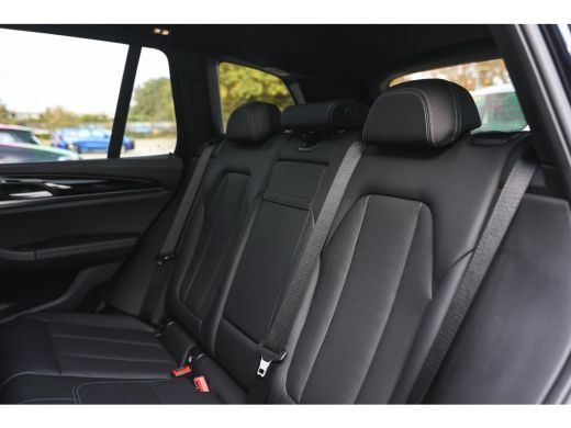 BMW iX3 High Executive / Sportstoelen / Achteruitrijcamera / Adaptieve LED / Stoelverwarming / Live Cockp... ActivLease financial lease