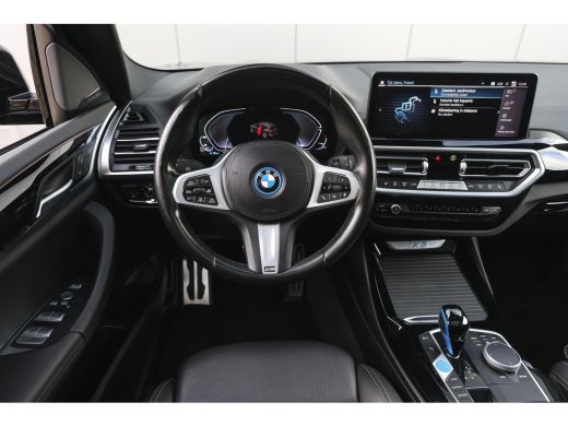 BMW iX3 High Executive / Sportstoelen / Achteruitrijcamera / Adaptieve LED / Stoelverwarming / Live Cockp... ActivLease financial lease