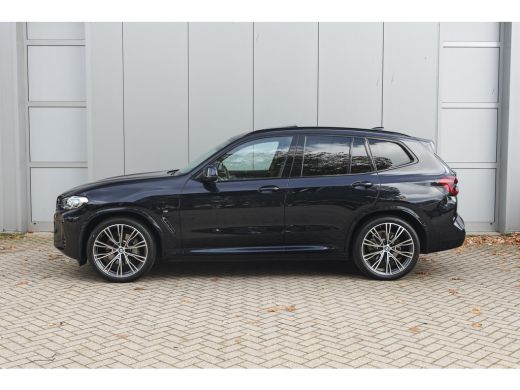 BMW iX3 High Executive / Sportstoelen / Achteruitrijcamera / Adaptieve LED / Stoelverwarming / Live Cockp... ActivLease financial lease