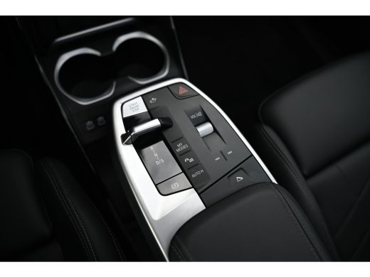 BMW X1 sDrive20i High Executive M Sport Automaat / Panoramadak / Trekhaak / Sportstoelen / M Adaptief on... ActivLease financial lease