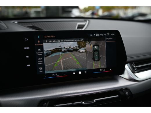 BMW X1 sDrive20i High Executive M Sport Automaat / Panoramadak / Trekhaak / Sportstoelen / M Adaptief on... ActivLease financial lease