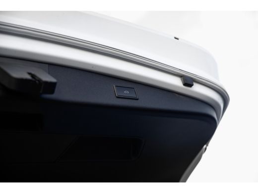 CUPRA Leon Sportstourer 1.4 e-Hybrid 245pk VZ Performance | Trekhaak | Achteruitrijcamera | Dodehoeksensor | 19" | Keyless ActivLease financial lease