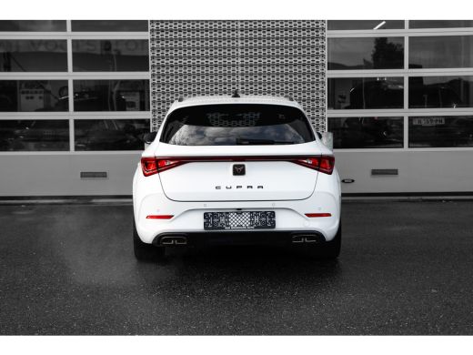 CUPRA Leon Sportstourer 1.4 e-Hybrid 245pk VZ Performance | Trekhaak | Achteruitrijcamera | Dodehoeksensor | 19" | Keyless ActivLease financial lease