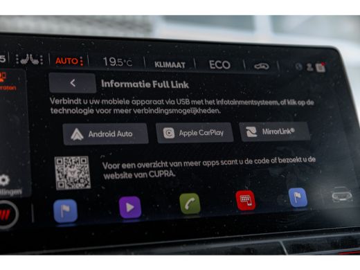 CUPRA Leon Sportstourer 1.4 e-Hybrid 245pk VZ Performance | Trekhaak | Achteruitrijcamera | Dodehoeksensor | 19" | Keyless ActivLease financial lease